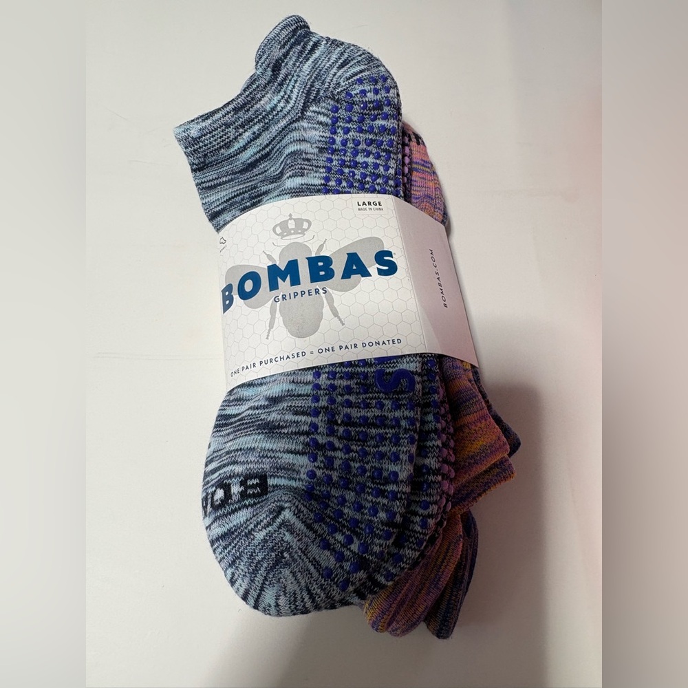 Bombas Women grip Ankle Socks (4 Pairs) Size: L– Colors Sent Randomly